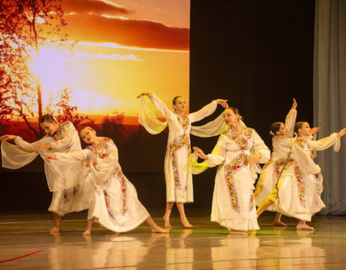 «Мы славим женщину, чьё имя Мать!»