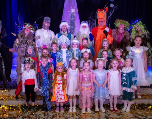 «С Новогодней премьерой!»