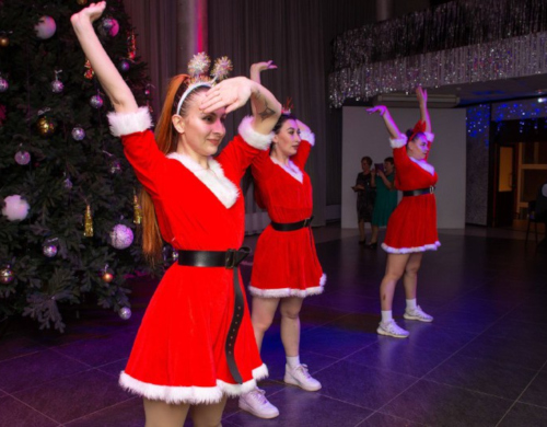 «Целый год хорошо работали, чтобы отлично отдохнуть!»