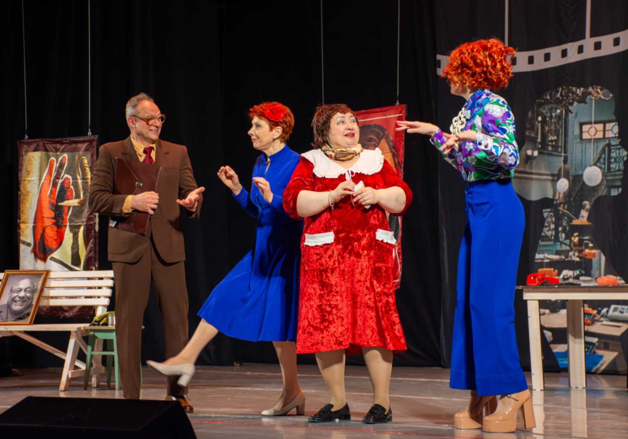 «Служебный роман на Амурской сцене»