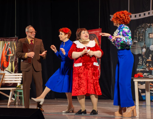 «Служебный роман на Амурской сцене»