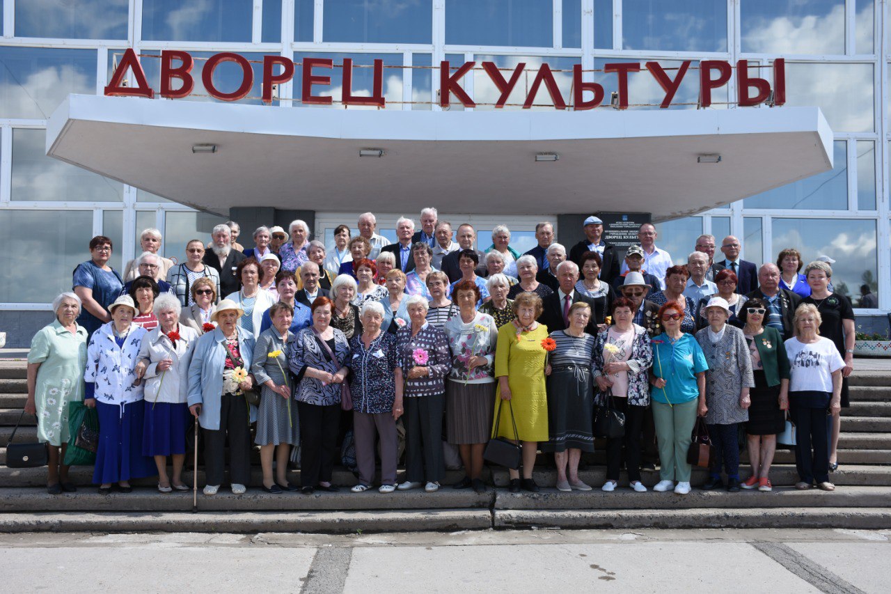 «В этот край глухой, таежный много лет назад, прибыл первый молодежный трудовой отряд…»